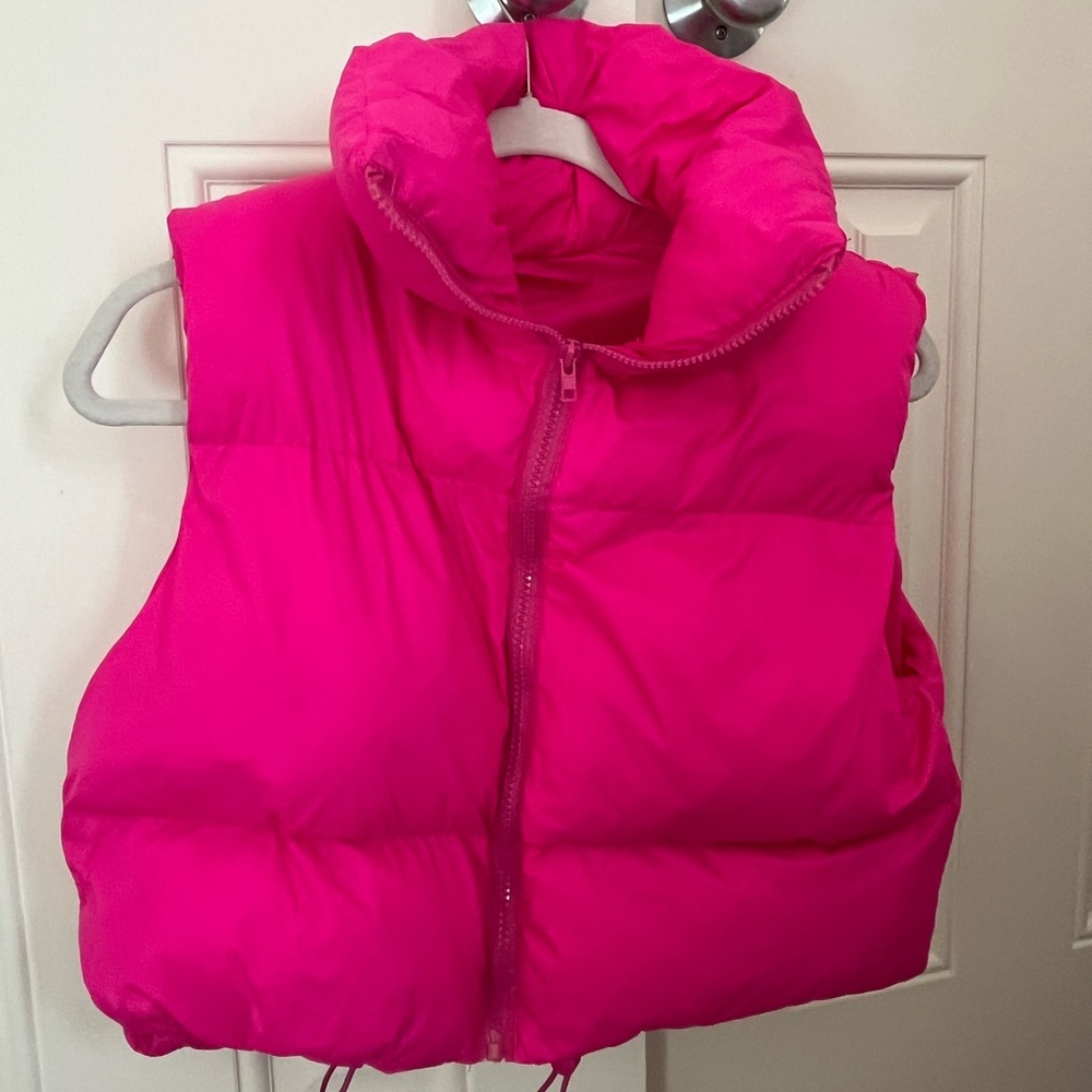 women’s trendy small hot pink cropped amazon brand puffer vest